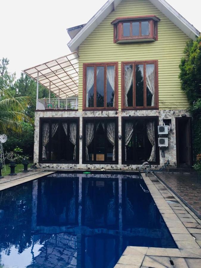 Villa Gathering Yuni Syahla Citaringgul المظهر الخارجي الصورة